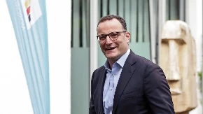 Licemerno? Postao otac uz pomoć surogat majke iz Amerike: Funkcioner CDU traži ostavku Jensa Špana