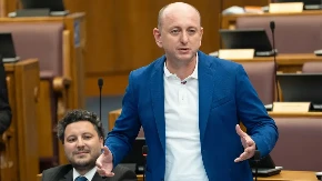 Šok poruka Kneževića: Gorivo uskoro skuplje od kokaina, a vlast deli fotelje!