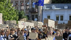 Zelenskom gori pod nogama: Drugi dan protesta u Kijevu zbog smene ministra odbrane Fedorova
