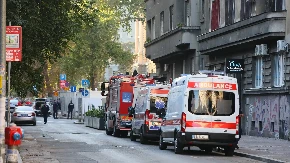 Žena izašla iz kola, zaboravila da povuče ručnu i nastade haos: Auto udario muškarca u Kuršumliji 