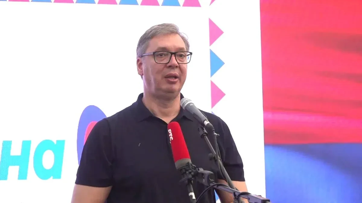 Vučić: Hvala vam na ovako veličanstvenom dočeku