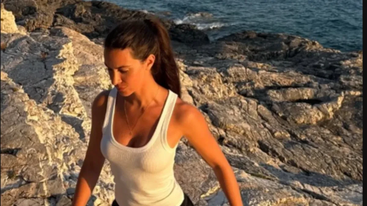 Ima noge za desetku, mišiće i preplanuli ten! Dragana Kosjerina pokazala u kakvoj je formi na odmoru, muškarcima padaju vilice (FOTO)