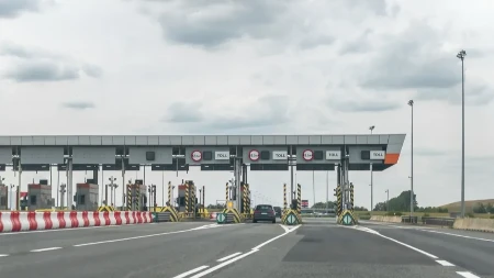 Jedna greška na naplatnoj rampi može vas koštati 920 evra - mnogi vozači je prave iz panike