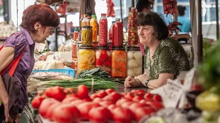  Kako visoke temperature diktiraju cene voća i povrća i šta se trenutno najviše isplati kupiti