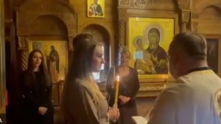 Jaka šminka i odeća u ovoj boji ne dolaze u obzir: Ova pravila ponašanja morate da poštujete u crkvi 
