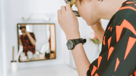 Looksmaxxing: Opasan trend koji osvaja društvene mreže i utiče na samopouzdanje tinejdžera