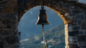Sramota! Ukradeno zvono sa crkve na KiM, vernici u šoku onime što su zatekli na dan crkvene slave
