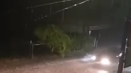 Oluja ostavila pustoš! Gromovi udarali u kuće, građani prijavljuju veliku štetu