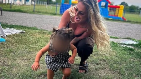 „Kad su mi ćerku stavili na grudi, sve pre toga je prestalo da postoji“: Milica Veličković prvi put potpuno iskreno o trudnoći, izdaji, samohranom majčinstvu i novom životu