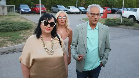 Slavica Delić stigla u Šimanovce, pa izgovorila jezive tvrdnje: "Pokušao je da siluje Teodoru i tukao je, neće biti sa njim"