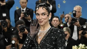 Najomraženijoj Albanki u Srbiji ima toliko stvari da se zameri, ali jedno ne: Dua Lipa u stajlingu koji može da iskopira svaka žena, izdužuje noge i naglašava struk