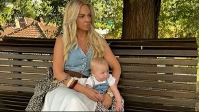 Poznata influenserka otvoreno o traumi posle porođaja: „Moj porođaj bio je stravičan, povratak na posao me je slomio“