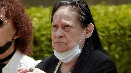 Olivera Katarina poslednje dane života provela u najvećoj bedi: Prodavala je stvari iz stana da bi preživela
