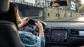Žena iznajmila Audi i doživela neviđeni šok: Skrivena kamera snimala svaki njen pokret za volanom