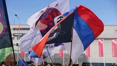 Blokaderski udar na sopstveni narod: Srbi vrše nuždu po hodnicima i greju se na parket! (VIDEO)