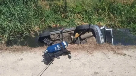 Otkriven identitet dve osobe nastradale u užasnoj nesreći kod Novog Sada: Utvrđuje se ko je treća žrtva, "golf" završio u kanalu na krovu