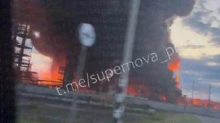 Dramatični snimci iz Rusije - ukrajinski dronovi seju haos sa neba! Gore rafinerije, eksplozije kod "ruskog Amazona"