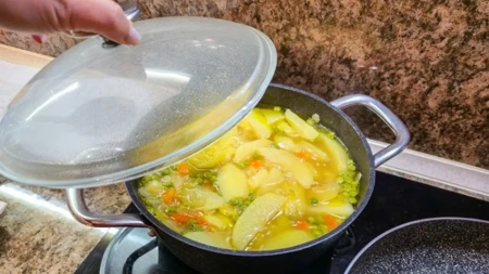 Domaćice masovno okreću poklopac naopačke: Kada vidite razlog, radićete isto