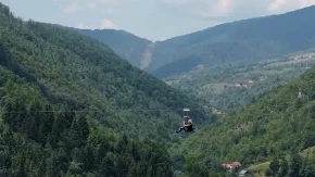 Ovo je najduži zip lajn u Srbiji, nalazi se u selu Ljubiš: Sada na njemu postavljena i povratna sajla pa avantura traje duže
