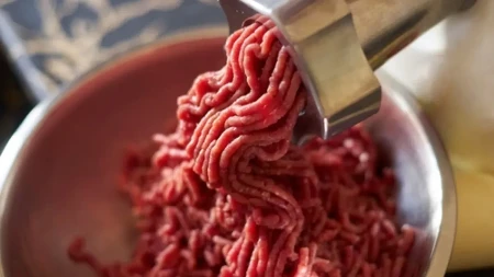 Bake nisu kupovale gotovo mleveno meso: Evo zašto se ova mašina ponovo vraća u kuhinje