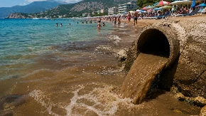 Fekalije na crnogorskoj plaži! Kupačima hitno upozorenje: Ne gutajte morsku vodu! (FOTO)