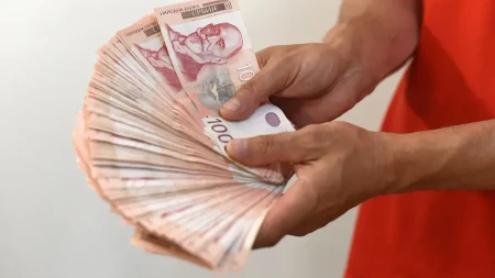 Stižu pare za građane! Vučić otkrio ko dobija 35.000, ko 20.000, a ko 6.000 dinara