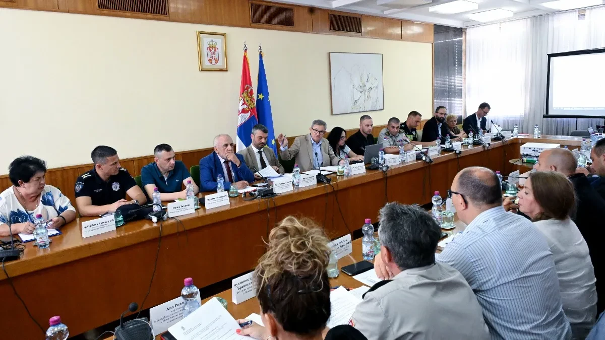 Vanredna situacija u devet opština! Eutanazirano ili uginulo oko 30.000 svinja