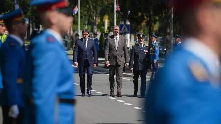 Vučić se upravo oglasio: Tiče se Vojske Srbije!
