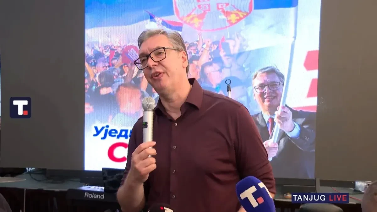 "Napadaju majke, ćerke i supruge zbog fotelja!" Vučić poslao emotivnu poruku