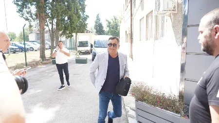 Voditelj (61) oženio 17 godina mlađu doktorku: Na venčanju je sve prisutne šokirao ovim potezom!