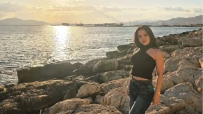 Nasred nastupa joj pukla haljina na zadnjici! Naša pevačica doživela neviđeni peh, publika ostala u šoku