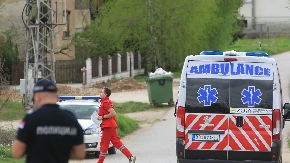 Majka i malo dete poginuli kod Odžaka: Lokomotiva smrskala auto