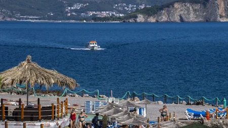 Upozorenje za turiste u Crnoj Gori: Prevaranti vrebaju na šetalištu, desetine ljudi već nasamarene