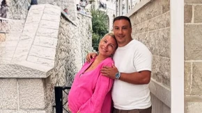 Ovo je otac deteta Dee Đurđević! Ne voli da se pojavljuje u javnosti, podarila mu je prelepu ćerkicu