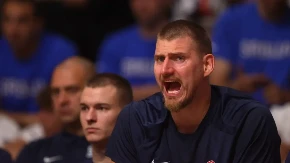 Jokić razbio telefon o kafanski zid! Nikolu pogodile reči čuvene pesme, mnogo je patio
