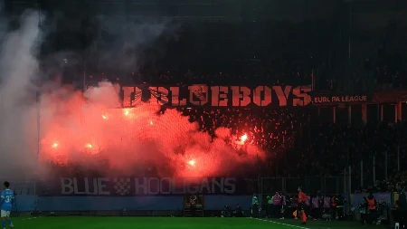 Bukti haos u Hrvatskoj: Torcida im zapalila transparent na derbiju, Dinamo reagovao, meč na "Maksimiru" pomno prate i navijači Zvezde