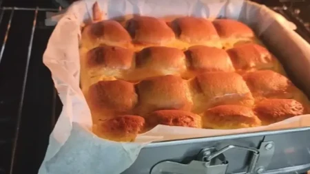 Kad saznate za ovaj tajni sastojak buhtle nikad više nećete kupiti u pekari: Spremaćete ih bar jednom nedeljno