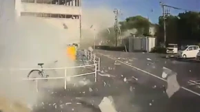 Jezivi snimci urušavanja tržnog centra! Ljudi ostali zarobljeni ispod ruševina, raste broj mrtvih u razornom zemljotresu! (VIDEO)