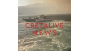 Pakao na Kritu! Ljudi bežali u more da se spasu od plamena, izvlačili ih čamcima (VIDEO)