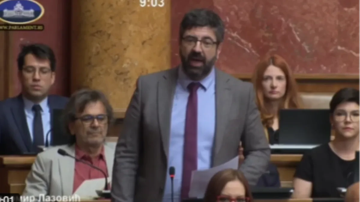 "Kosovo nije Srbija, već zemlja regiona" Ako ovaj skandal niste videli juče u Skupštini, to je izrekao Lazović