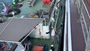 Drama na Dunavu! Nasukan kruzer sa 238 ljudi zbog niskog vodostaja, nestalo im pijaće vode! (VIDEO)