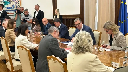 Vučić sa ministarkom odbrane Španije: Sledi uručenje odlikovanja porodici podoficira stradalog u Libanu