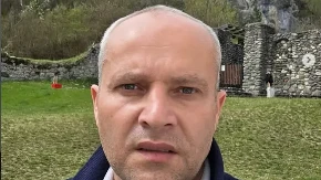 Bezumnici pretili majci Krsta Janjuševića! Blokaderi nastavljaju da obilaze kućne pragove neistomišljenika