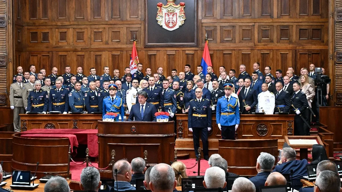 Samo snažna vojska garantuje mir: U najvišem predstavničkom domu građana Srbije, simbolično potvrđena neraskidiva povezanost naroda, države i Vojske Srbije