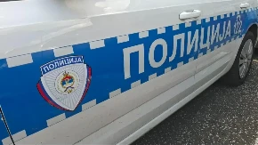 Ženu i dete više od mesec dana držali zatočene u stanu! Obećavali joj posao u inostranstvu, pa uzimali novac