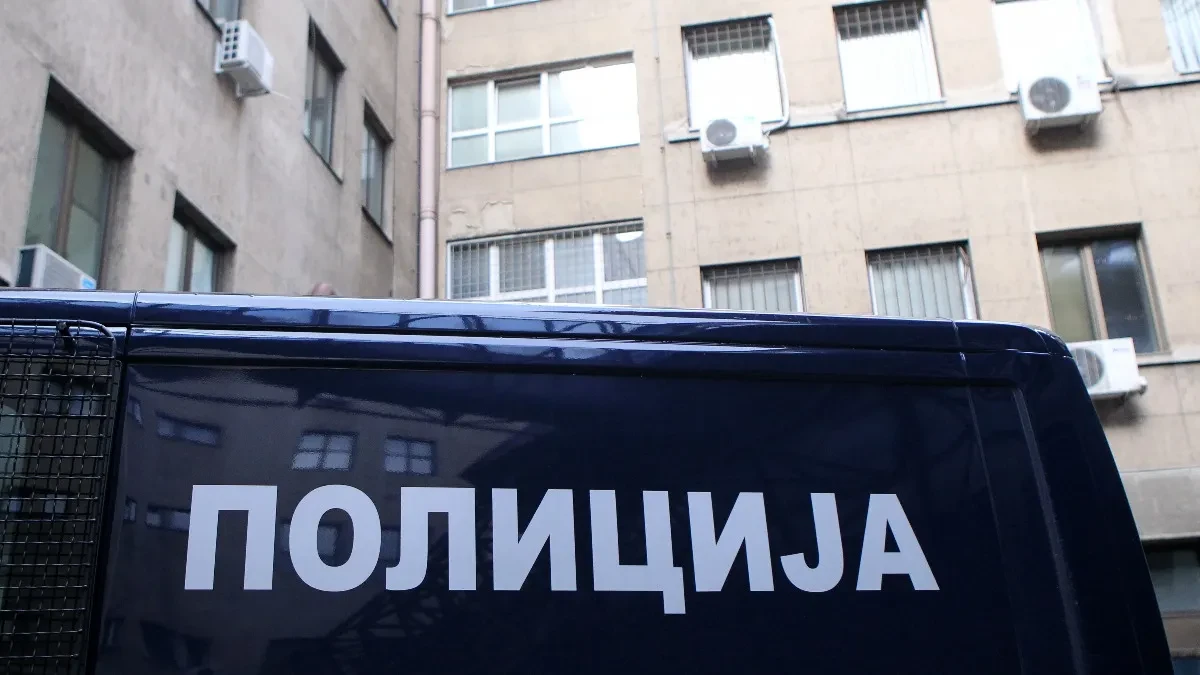 Oborio starca (73) na asfalt, pa mu otkinuo lanac: Uhapšen lopov iz Niša