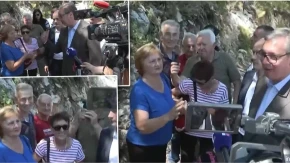 "Reši, Ana!" Baka zaustavila Vučića, njegova reakcija postala hit na Kablaru