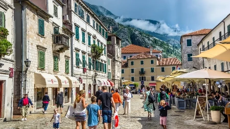 Svaki peti građanin Crne Gore u riziku od siromaštva - više od polovine ne može da priušti odmor