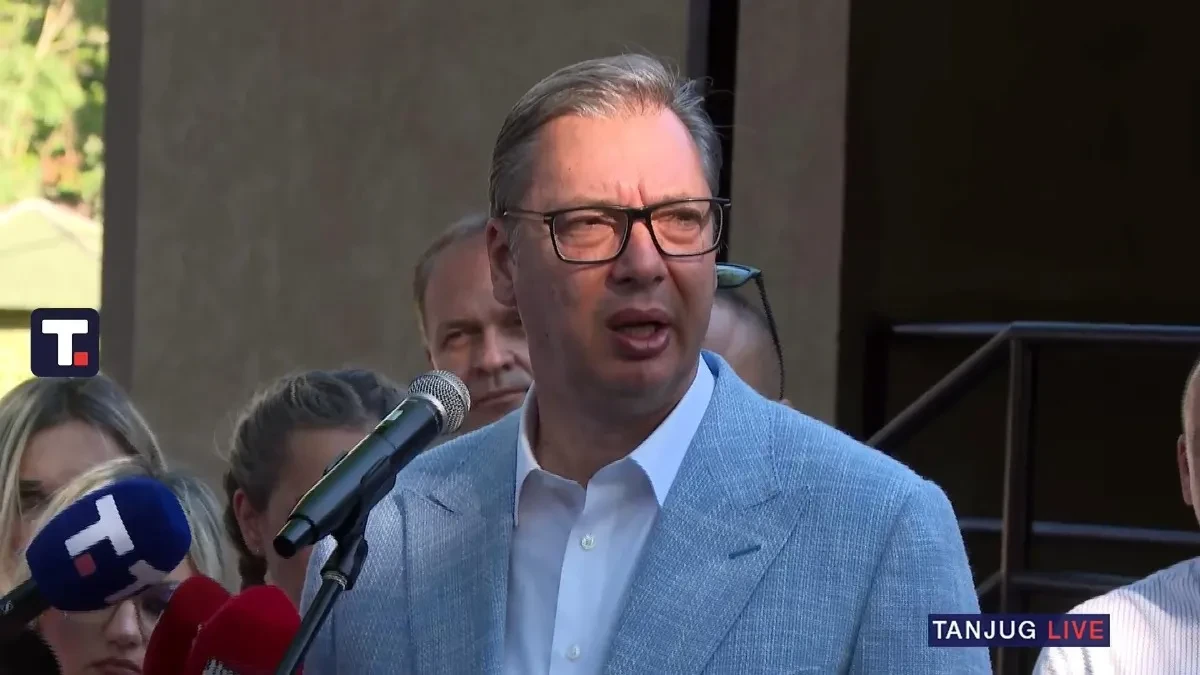 "Hoću da saopštim dobru vest! Nismo to očekivali..." Vučić se obraća, govori o povećanju plata i penzija u Srbiji (VIDEO)