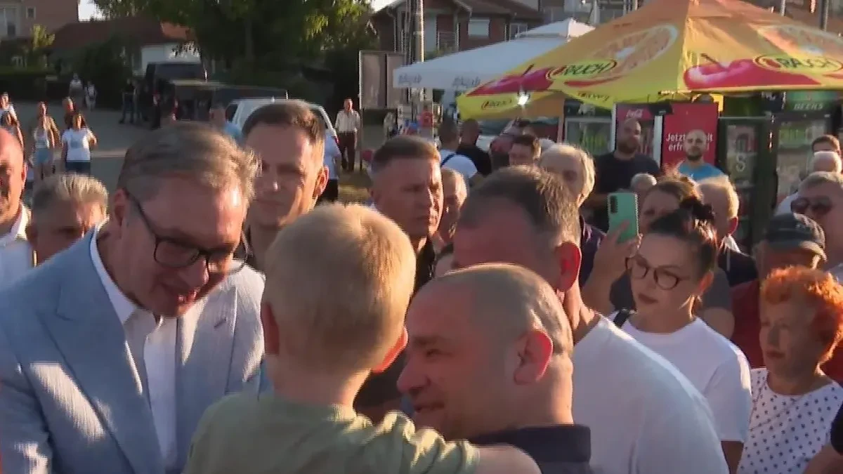 Vučić razgovara sa narodom u Svrljigu: Predsednik obilazi manifestaciju "Belmužijada" (VIDEO)